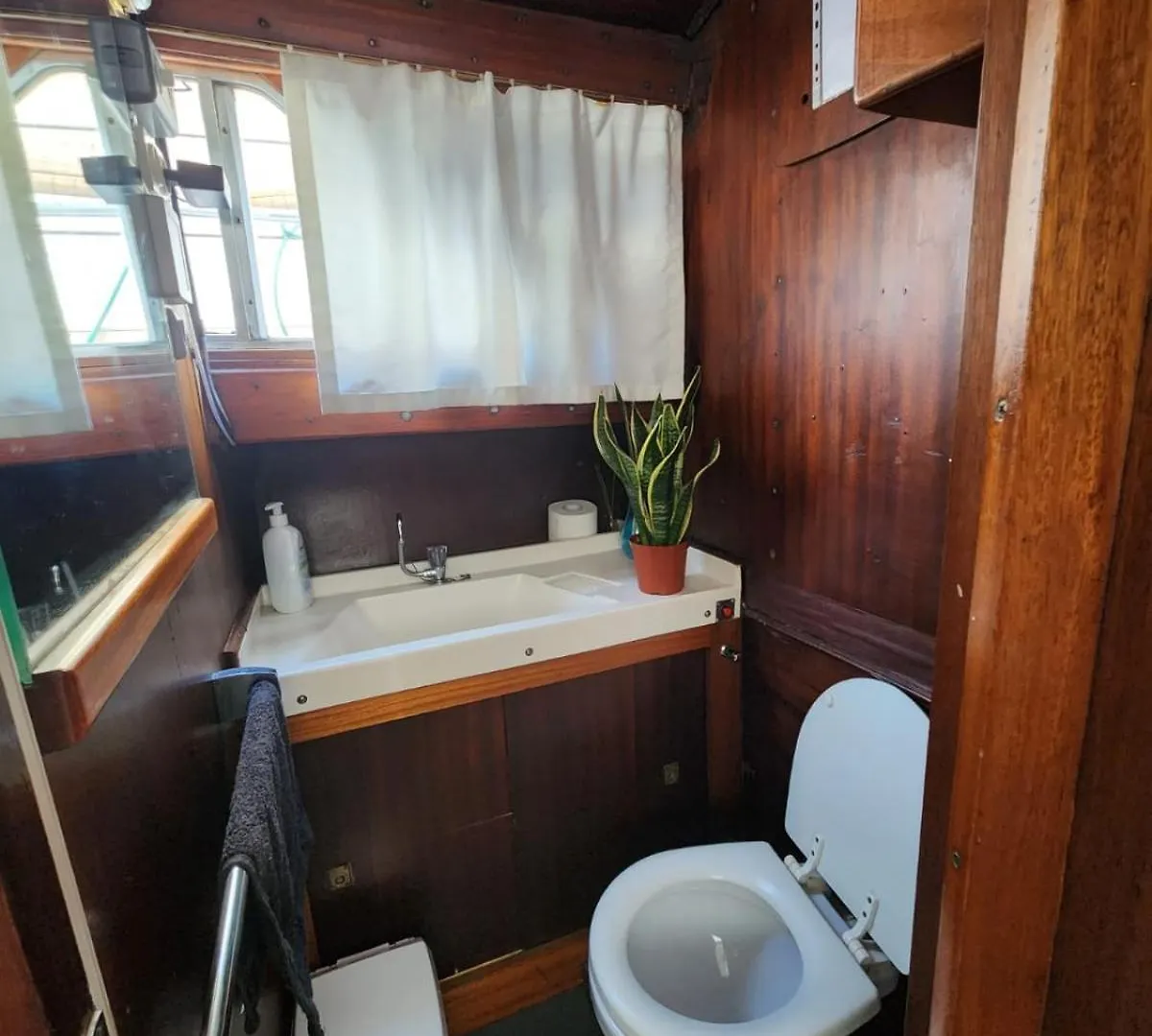 Botel Hotel Floating In The Sea Sant Adria de Besos